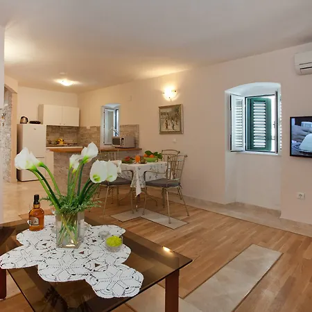 Center Apartment's Hotel 3*